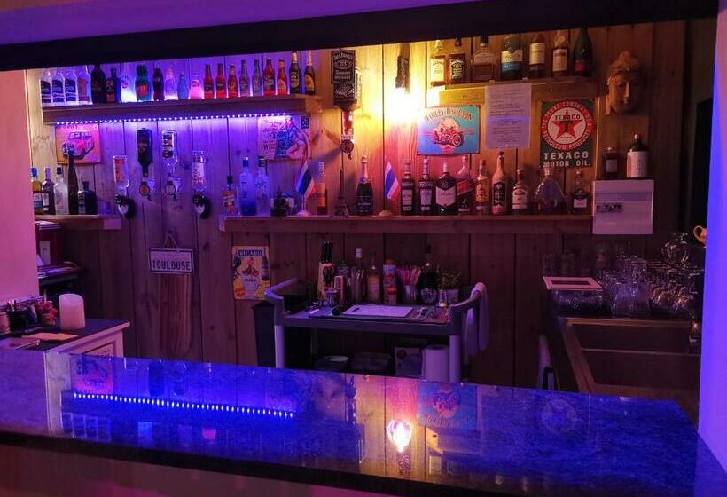 استودیوی لوکس, Hostal 170 Room 16 Service Appartement