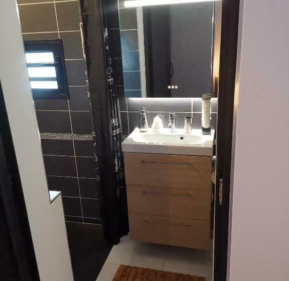 استودیوی لوکس, Hostal 170 Room 16 Service Appartement