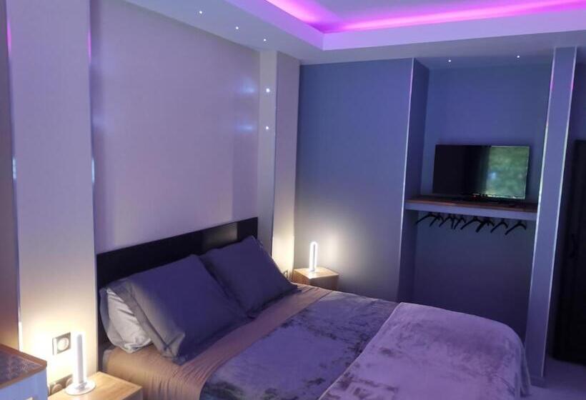 استودیوی لوکس, Hostal 170 Room 16 Service Appartement