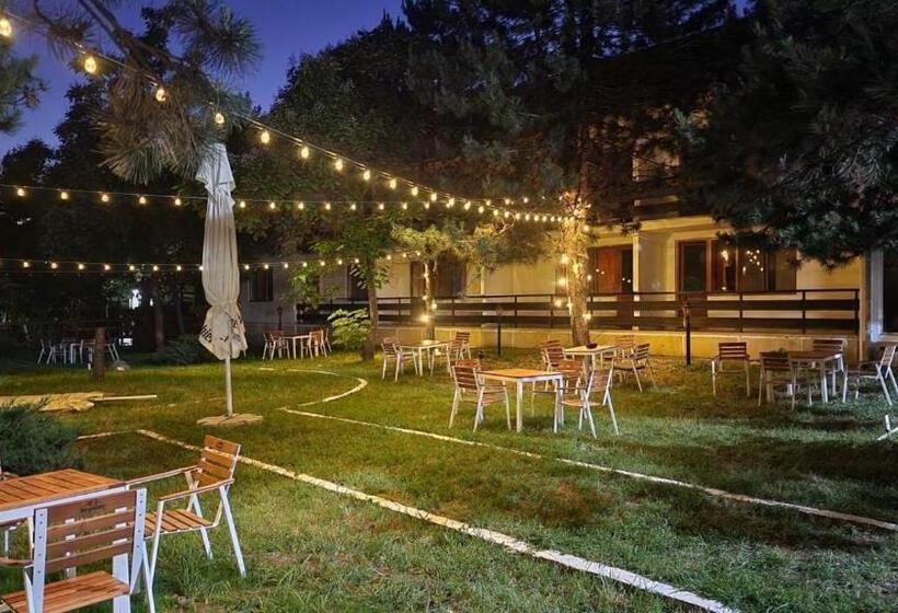 اتاق استاندارد چهار تخته, Hellen Residence