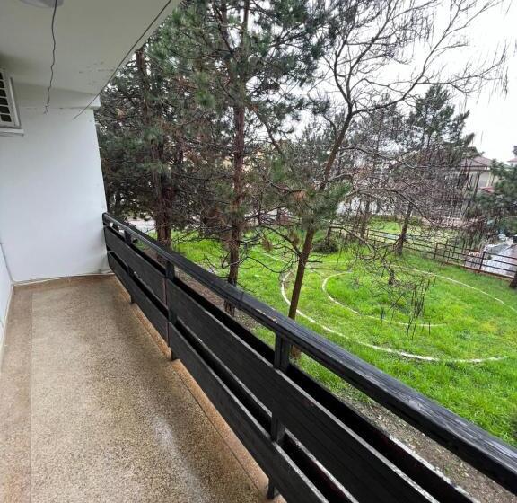 اتاق استاندارد چهار تخته, Hellen Residence