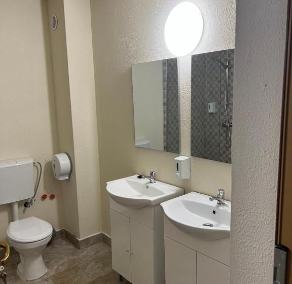 Economy Triple Room, Hellen Residence