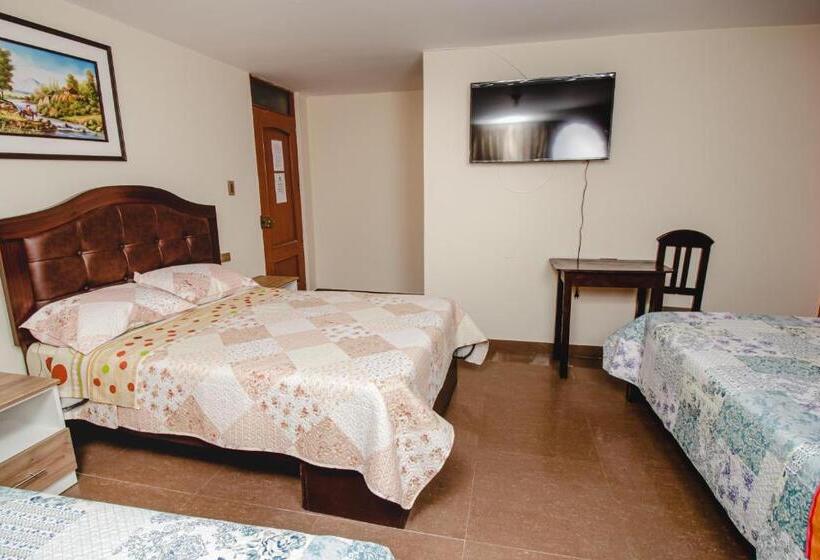 اتاق کلاسیک سه تخته, Antara Hostal