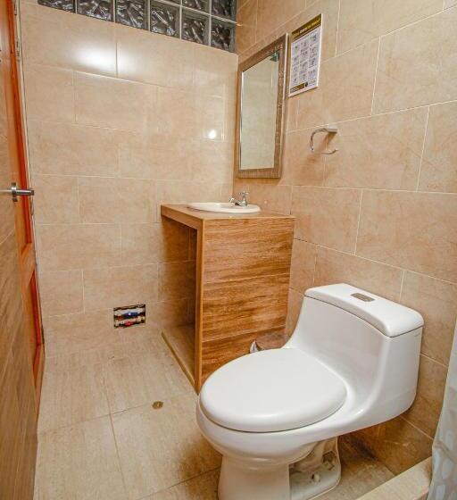 اتاق کلاسیک سه تخته, Antara Hostal