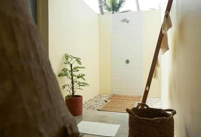 スタンダードインサイドビュールーム, House Of Sawah