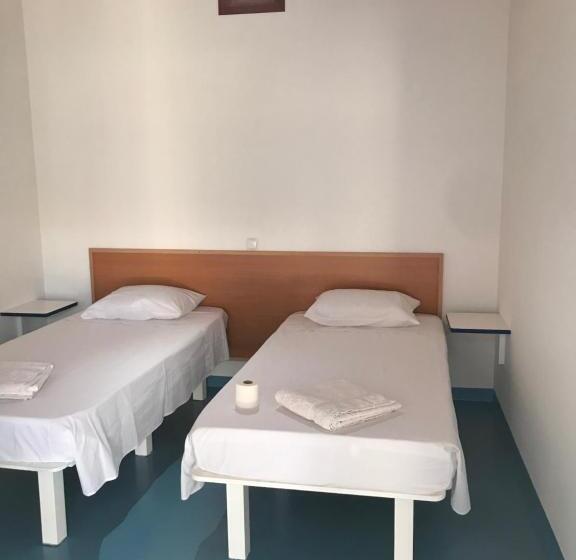 اتاق استاندارد, Quintal Do Maio