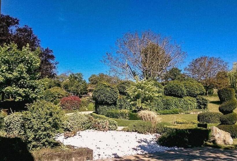 庭の見えるスタンダードトリプルルーム, Au Bout De Mes Rêves