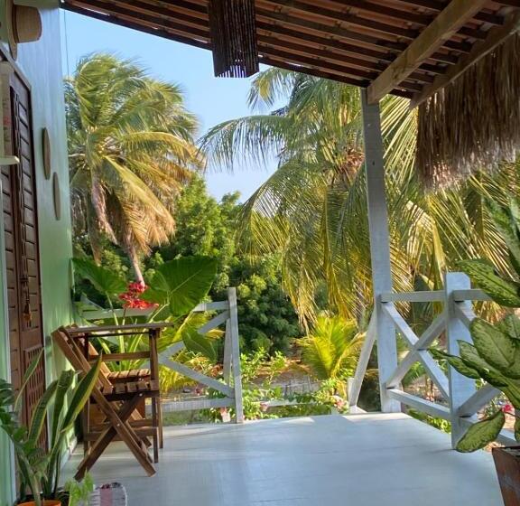 جناح مزوَّد بشرفة, Casa Praiana Moitas