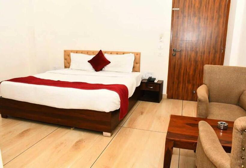 اتاق کلاسیک سه تخته, Collection O 86679 Hotel Amrapali Inn