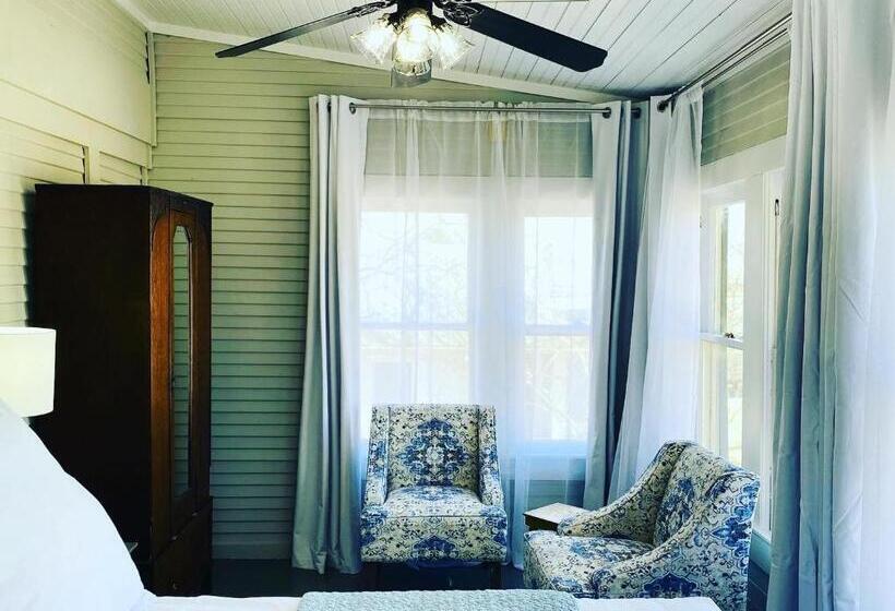 带大床的豪华间, Dabbs Hotel Bed And Breakfast