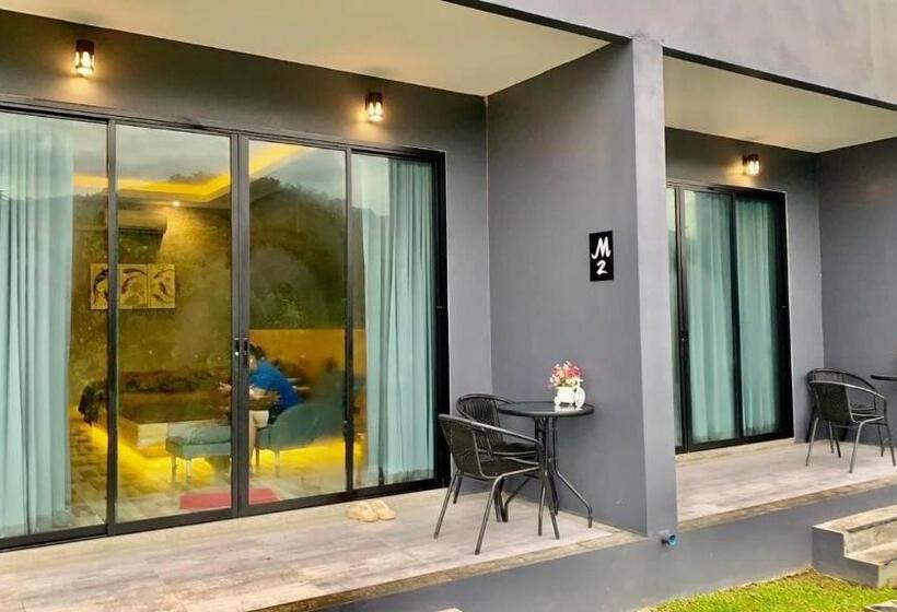 غرفة عائلية, Jk Riverview Resort