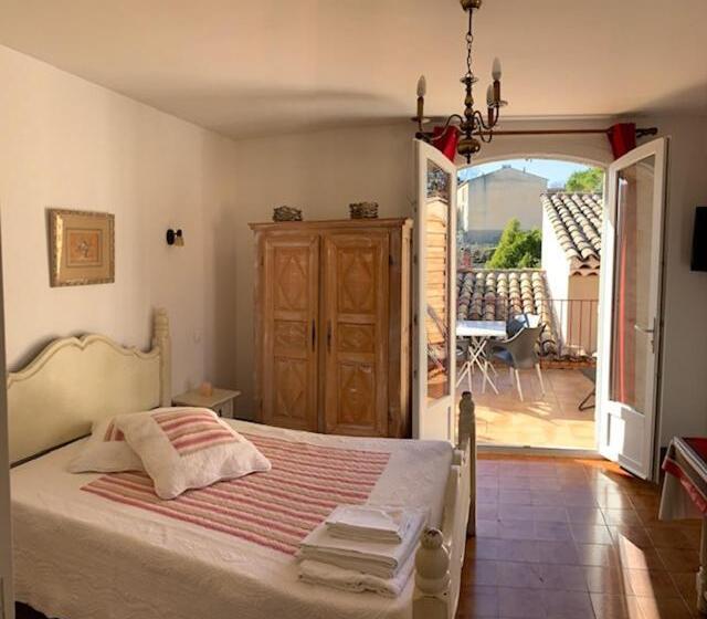 إستوديو قياسى مزودة بتراس, Le Mas De L Orangerie 3 Etoiles