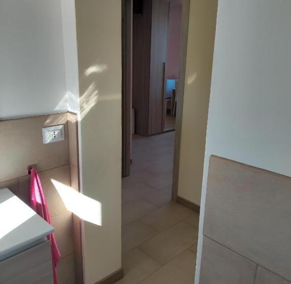 غرفة قياسية ثلاثية, Villa Ara Rossa