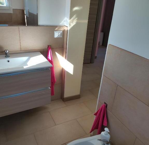 غرفة قياسية ثلاثية, Villa Ara Rossa