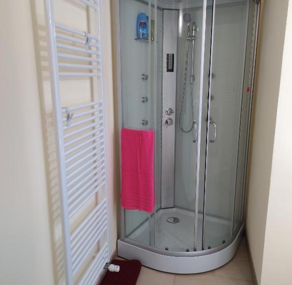 غرفة قياسية ثلاثية, Villa Ara Rossa