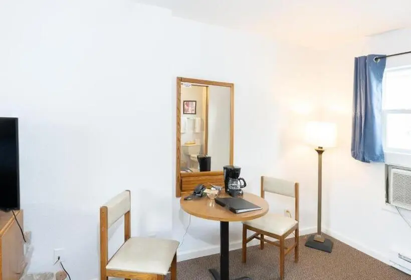 キングサイズベッドのスタンダードルーム, Siesta Motel Colfax Wa