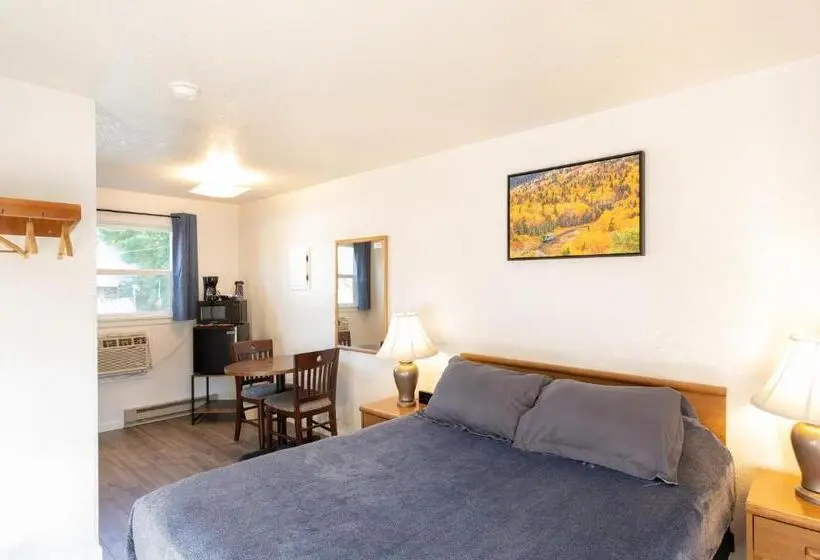 キングサイズベッドのスタンダードルーム, Siesta Motel Colfax Wa