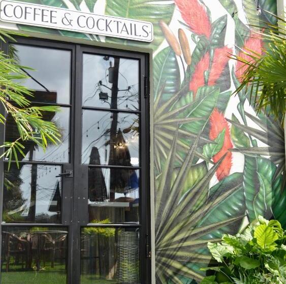 带大床的豪华间, Marsh