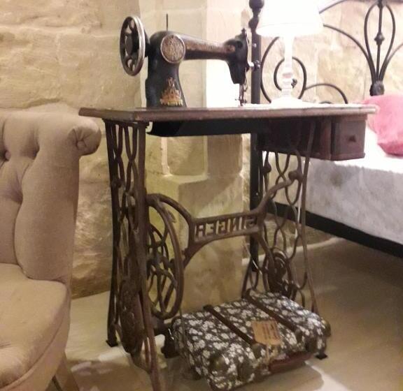 اتاق لوکس چهار تخته, Casal Annunzia Boutique B&b Accomodation