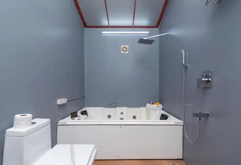 Suite, Amadi Beach Front Resort