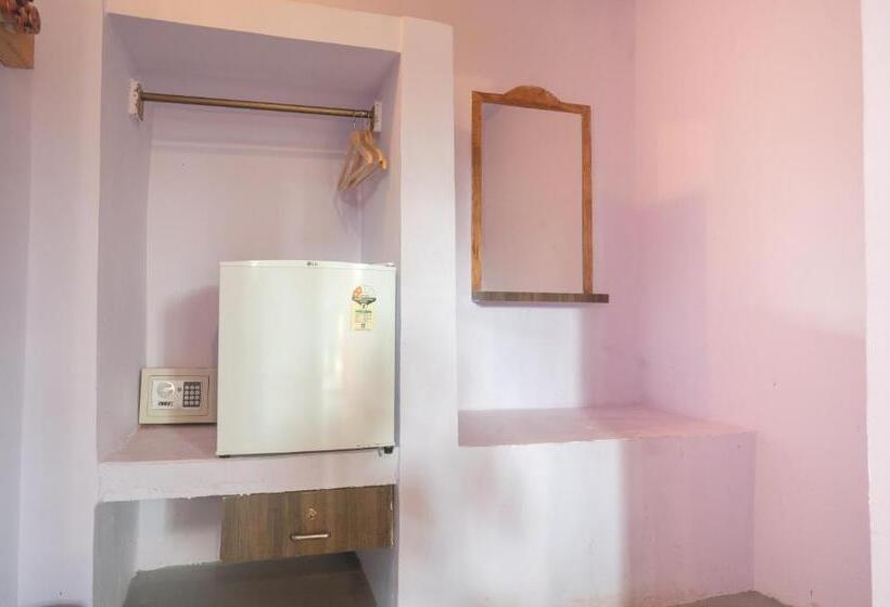 Номер Deluxe с Балконом, Amadi Beach Front Resort