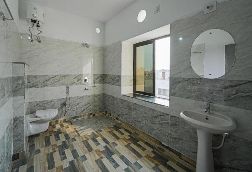 Triple Classic Room, Capital O La Grace Premium