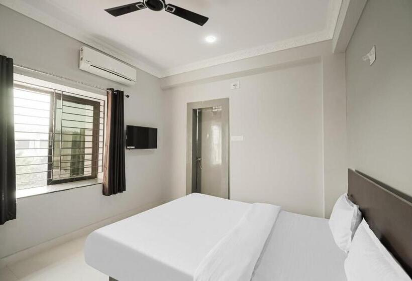 Triple Classic Room, Capital O La Grace Premium