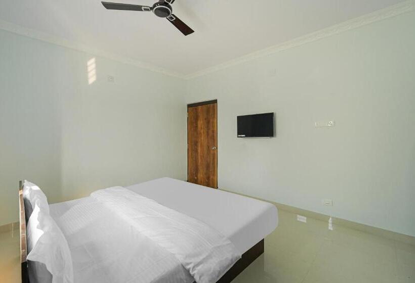 Comfort Triple Room, Capital O La Grace Premium