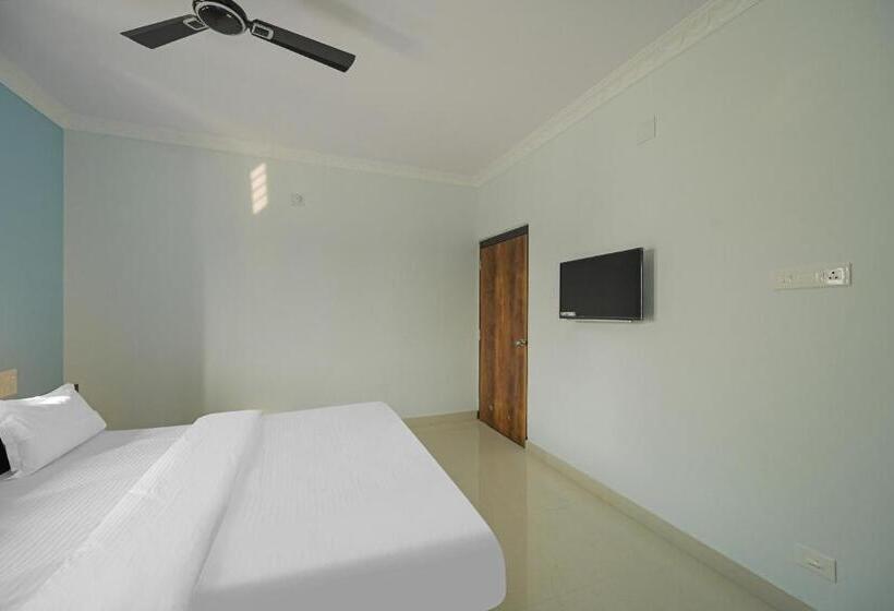 Comfort Triple Room, Capital O La Grace Premium