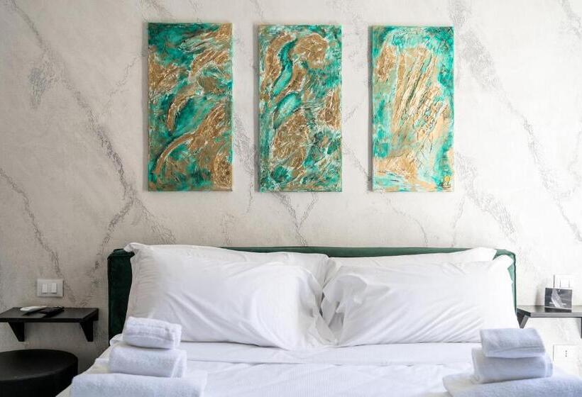 سوئیت با وان آب گرم, Marmur Suite