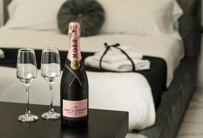 سوئیت با وان آب گرم, Marmur Suite