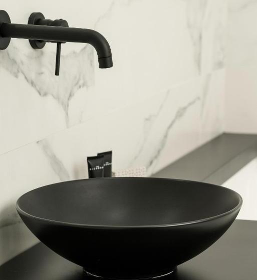 سوئیت با وان آب گرم, Marmur Suite