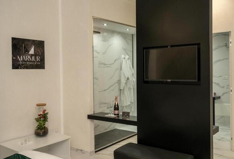 سوئیت با وان آب گرم, Marmur Suite