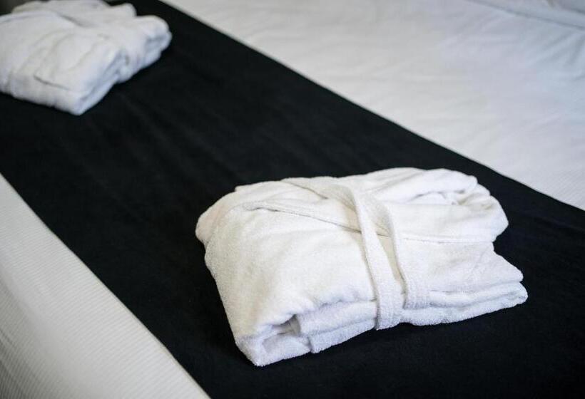 سوئیت با تخت بزرگ, Marmur Suite