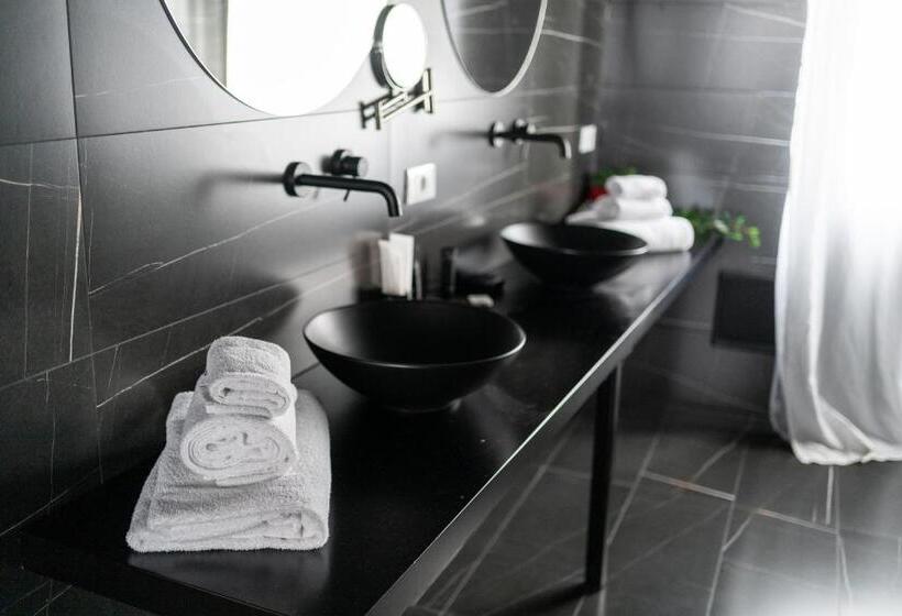 سوئیت با تخت بزرگ, Marmur Suite