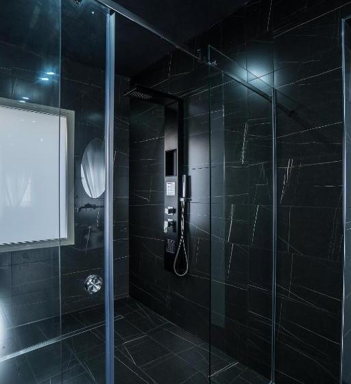 سوئیت با تخت بزرگ, Marmur Suite