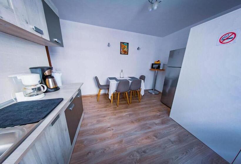 스탠다드 룸, Five House