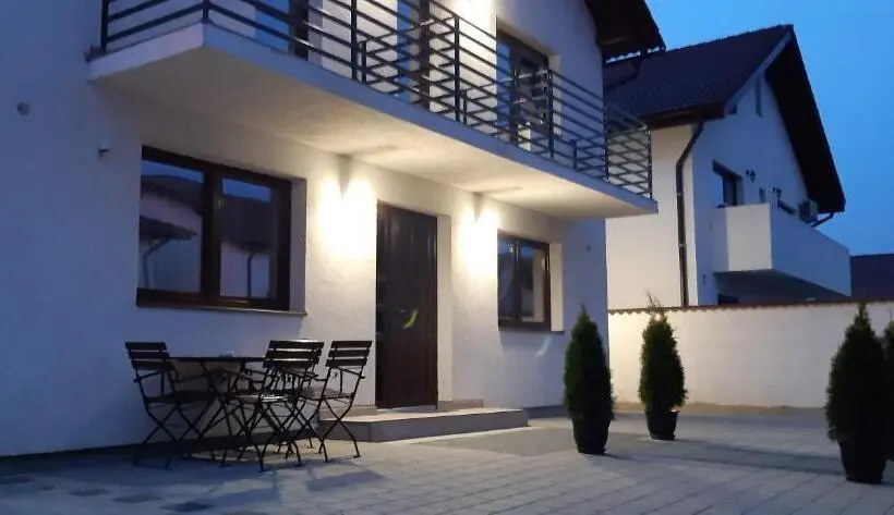 バルコニー付きスタンダードルーム, Five House