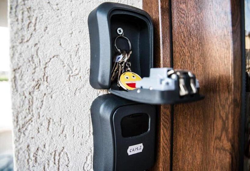 스탠다드 발코니 룸, Five House