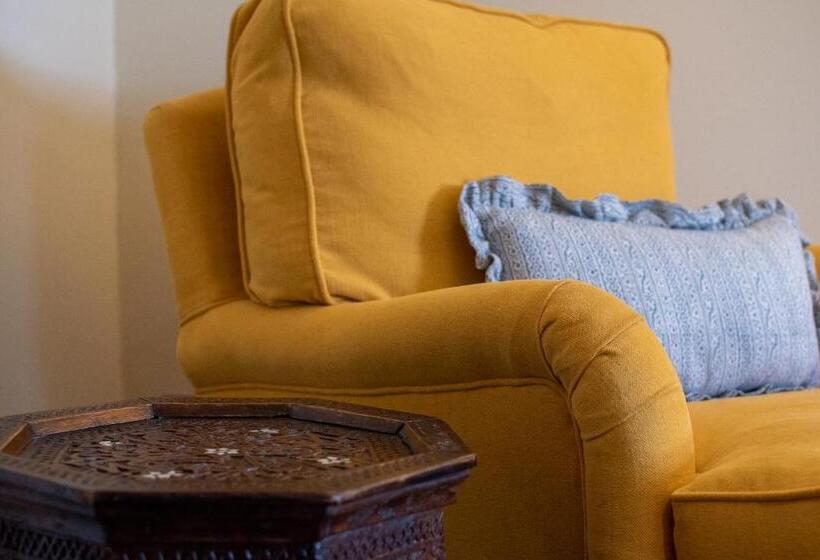 デラックススイート, The Albannach