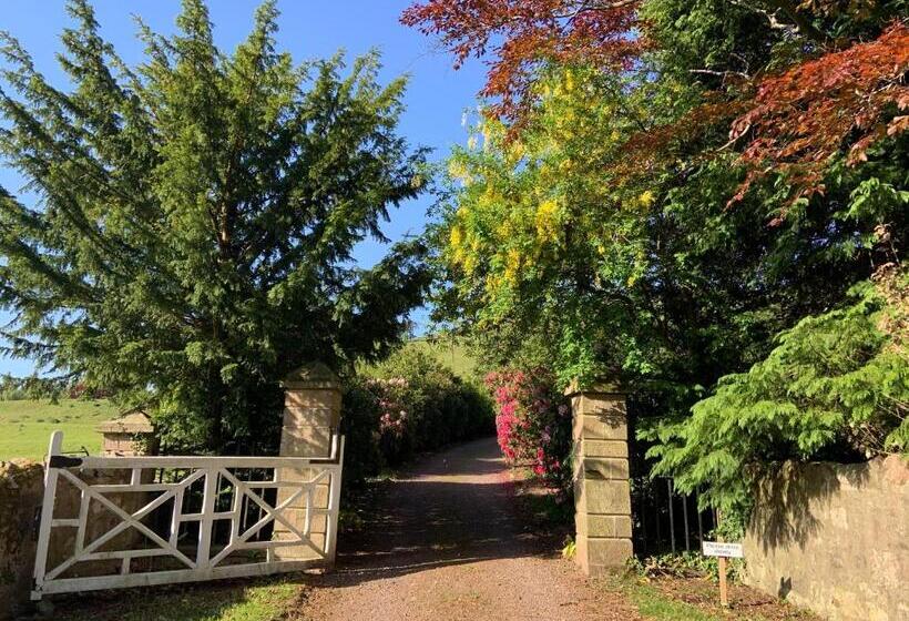 غرفة ديلوكس, Yearle House