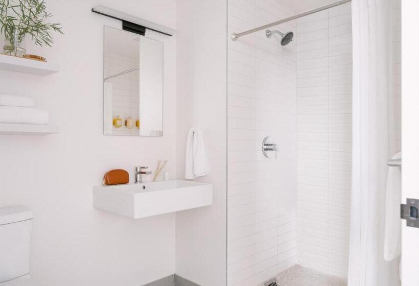 高级工作室, Sonder Court Square