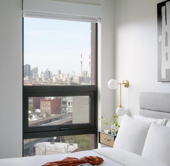 수피리어 스튜디오, Sonder Court Square