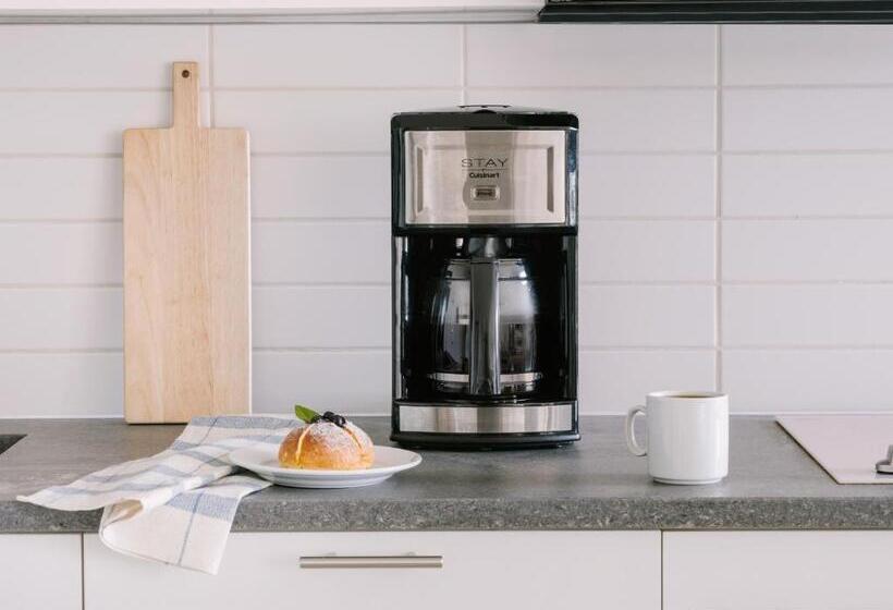 高级工作室, Sonder Court Square