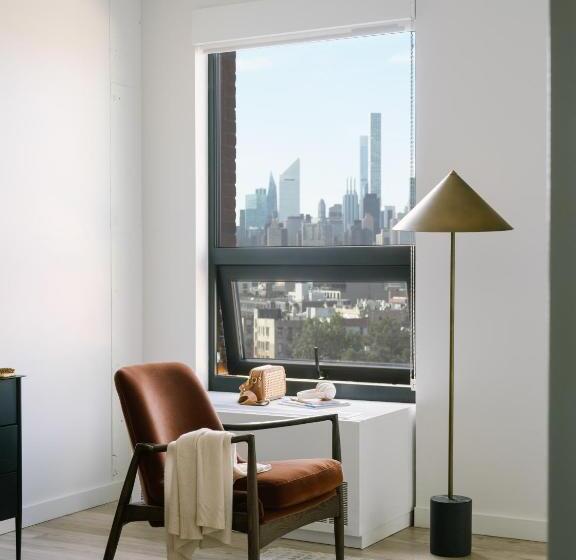 高级工作室, Sonder Court Square