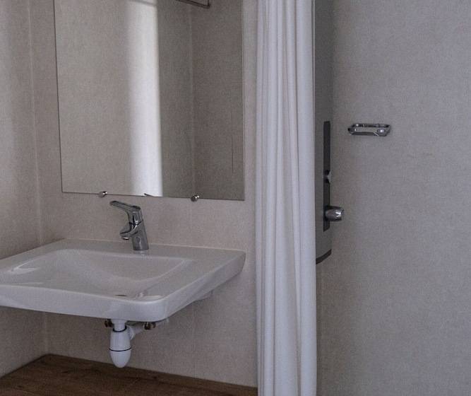 4인용 스탠다드 룸, Auberge De Jeunesse Hi Clermont Ferrand