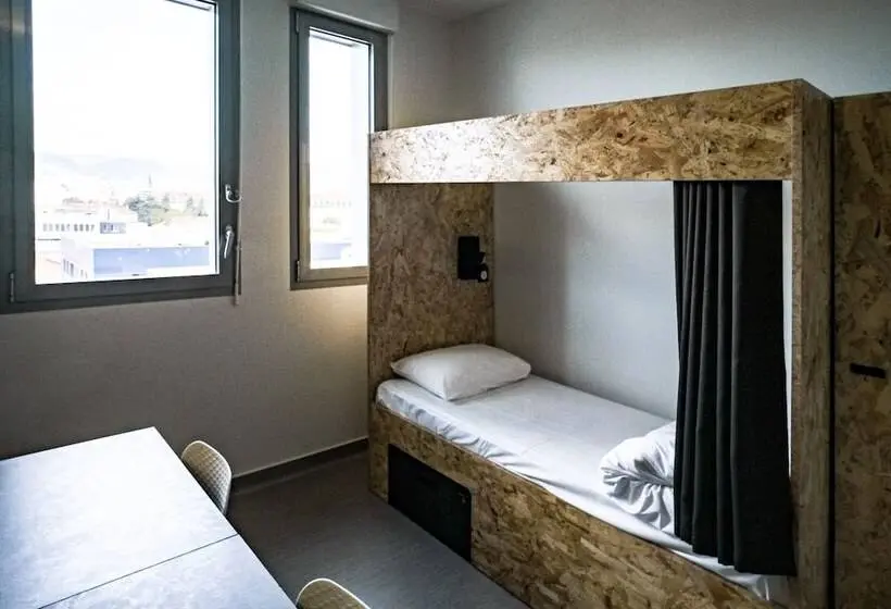 اتاق استاندارد سه نفره, Auberge De Jeunesse Hi Clermont Ferrand
