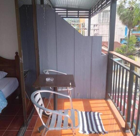 Номер Стандарт с Балконом, Kamala Bay Inn