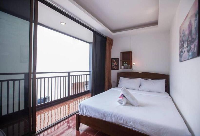 バルコニー付きスタンダードルーム, Kamala Bay Inn
