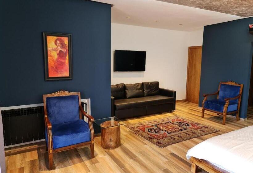 اتاق لوکس با تخت بزرگ, Maurice Bonjean